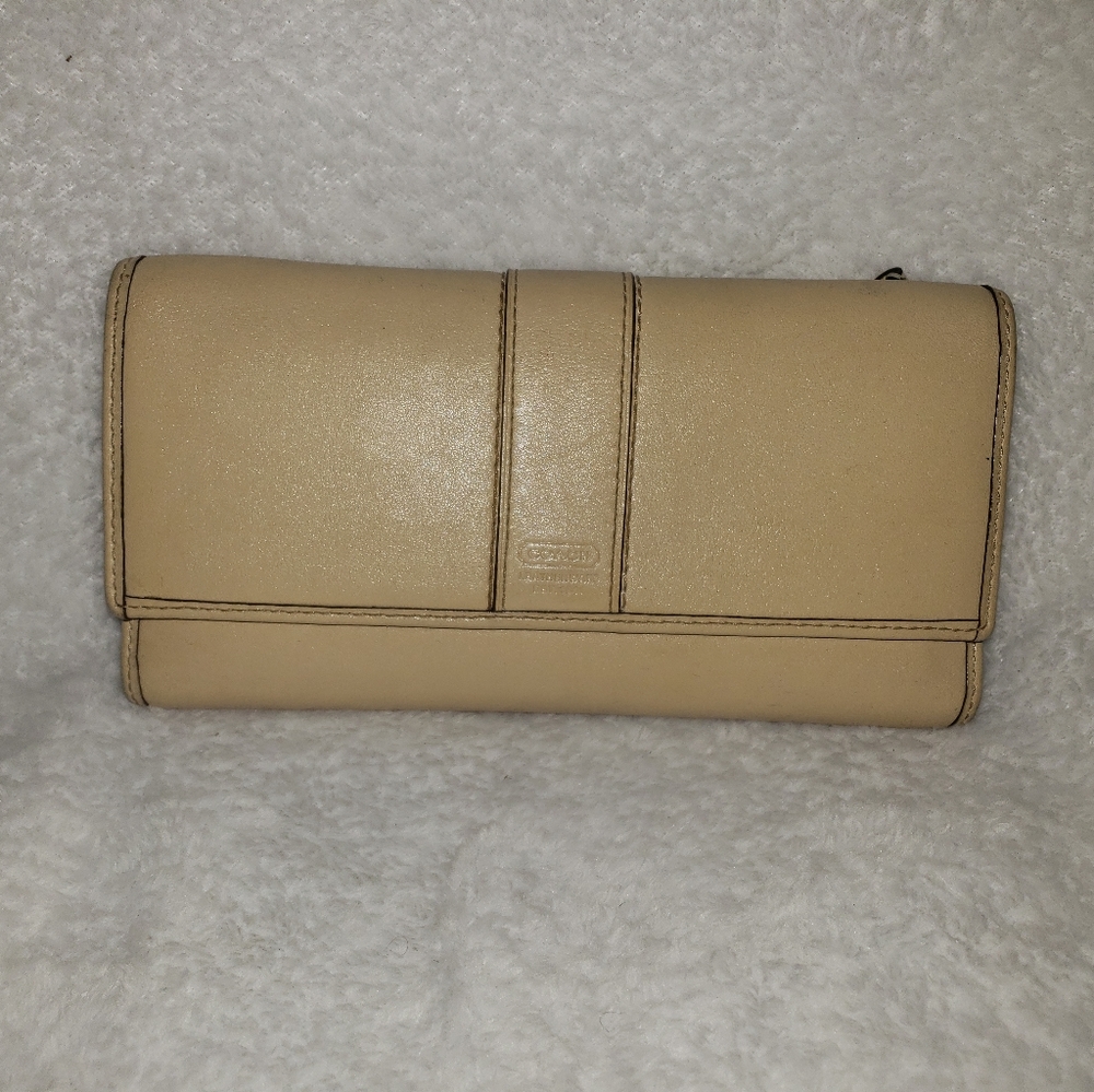 Coach Wallet - Picture 3 of 7